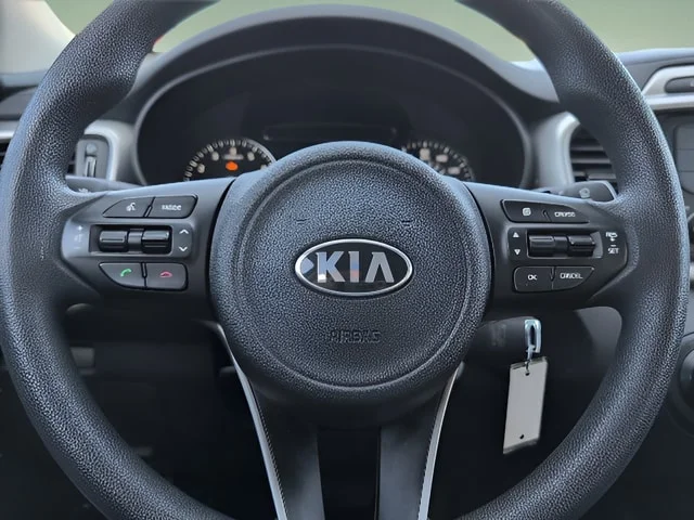 Used 2017 Titanium Silver Kia L image 12