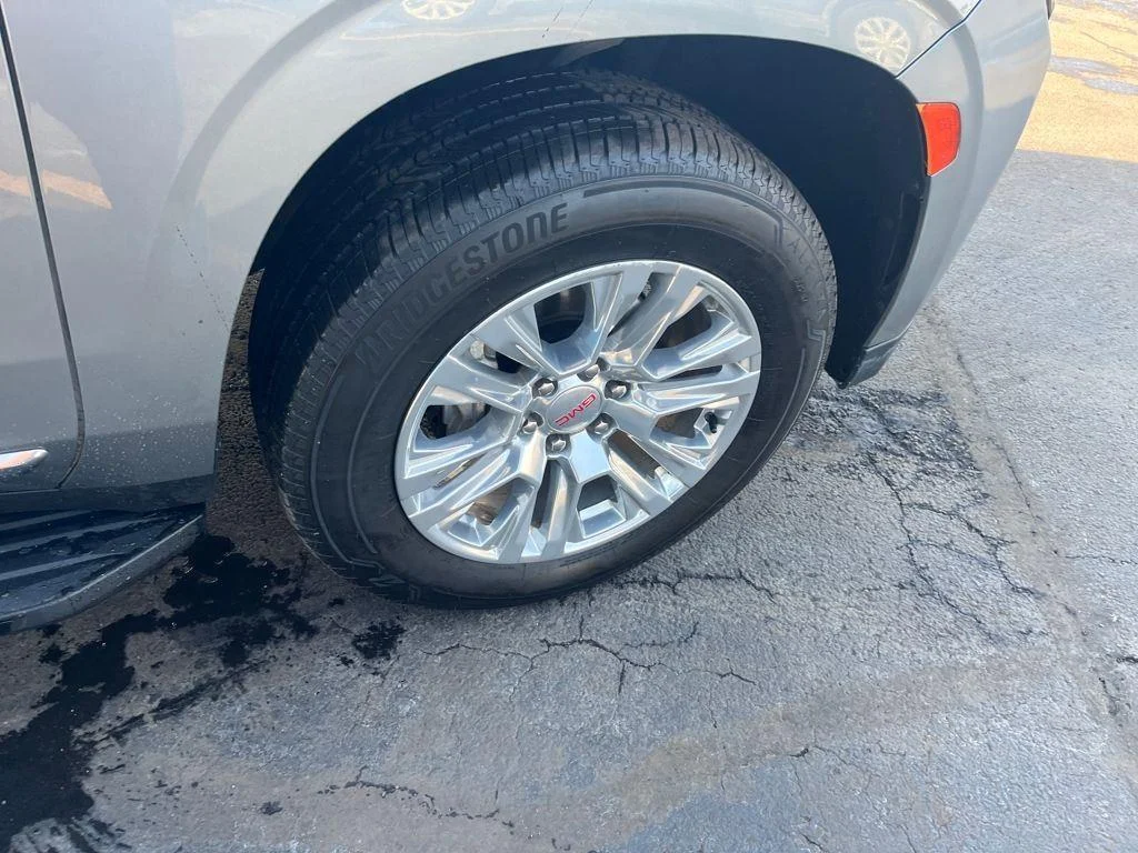 2023 GMC Yukon Denali - Photo 35