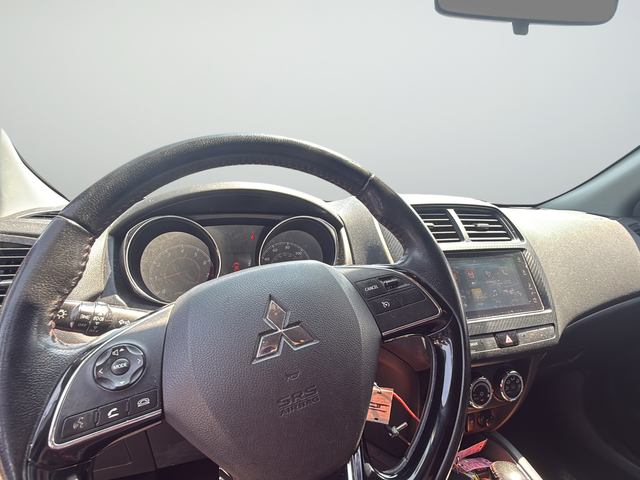 Used 2019 Red Mitsubishi 2.0 LE image 9