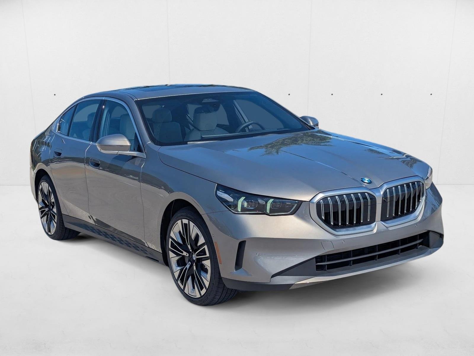 Used 2026 Oxide Grey Metallic BMW 530i image 6