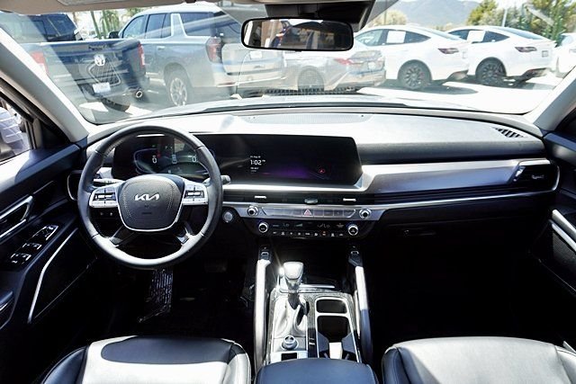 Used 2024 Silver Kia S image 28