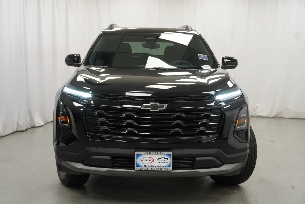 New 2027 Mosaic Black Metallic Chevrolet LT image 33