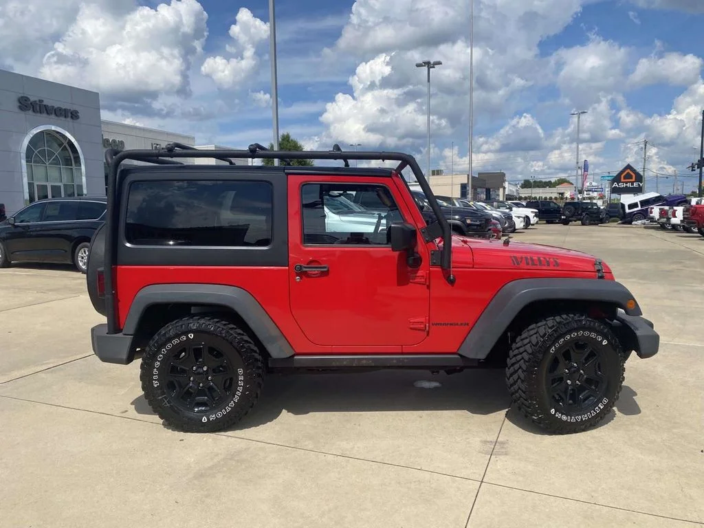 Used 2015 Red Jeep Sport image 40