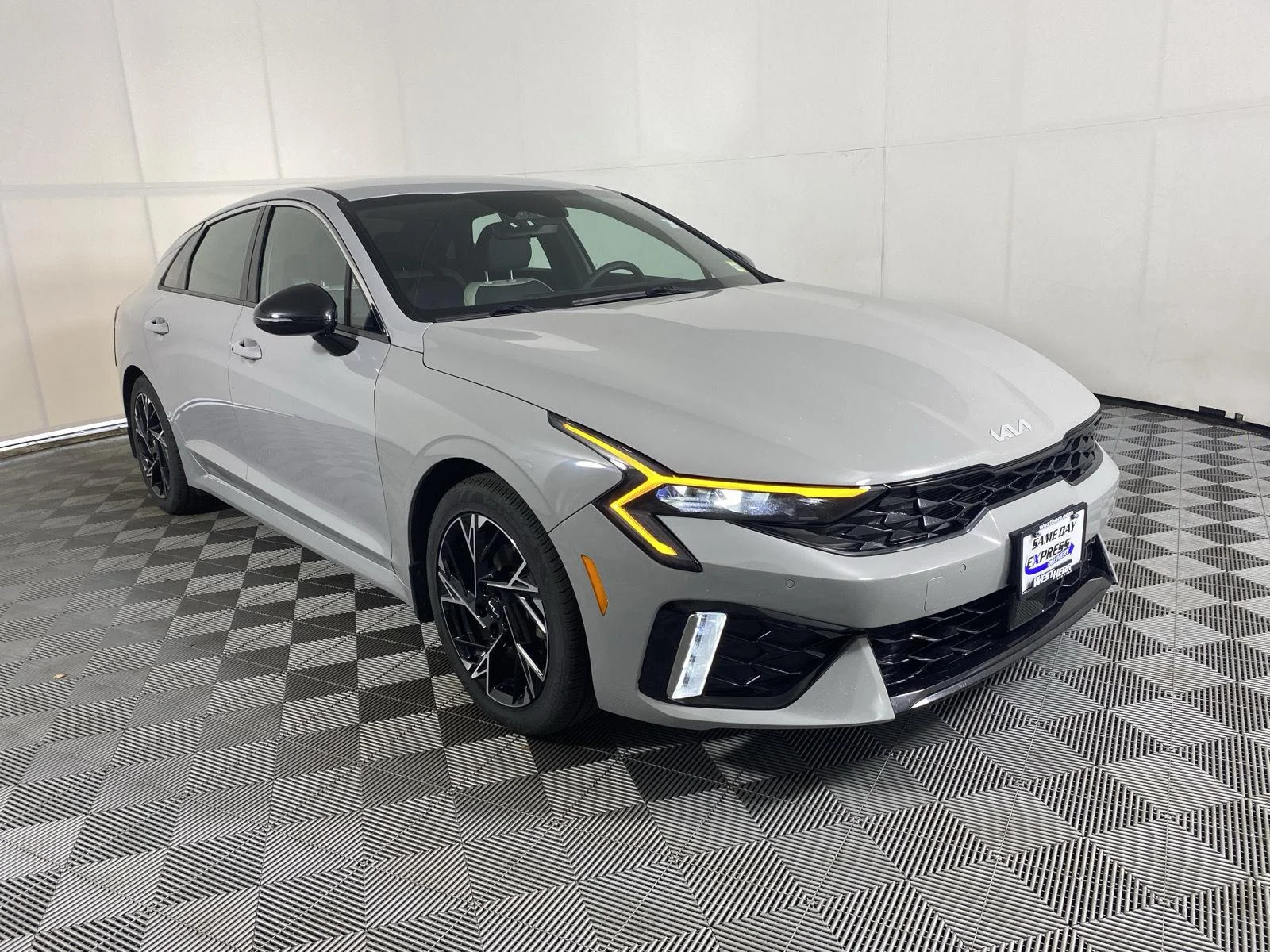 Used 2025 Wolf Gray Kia GT-Line image 10