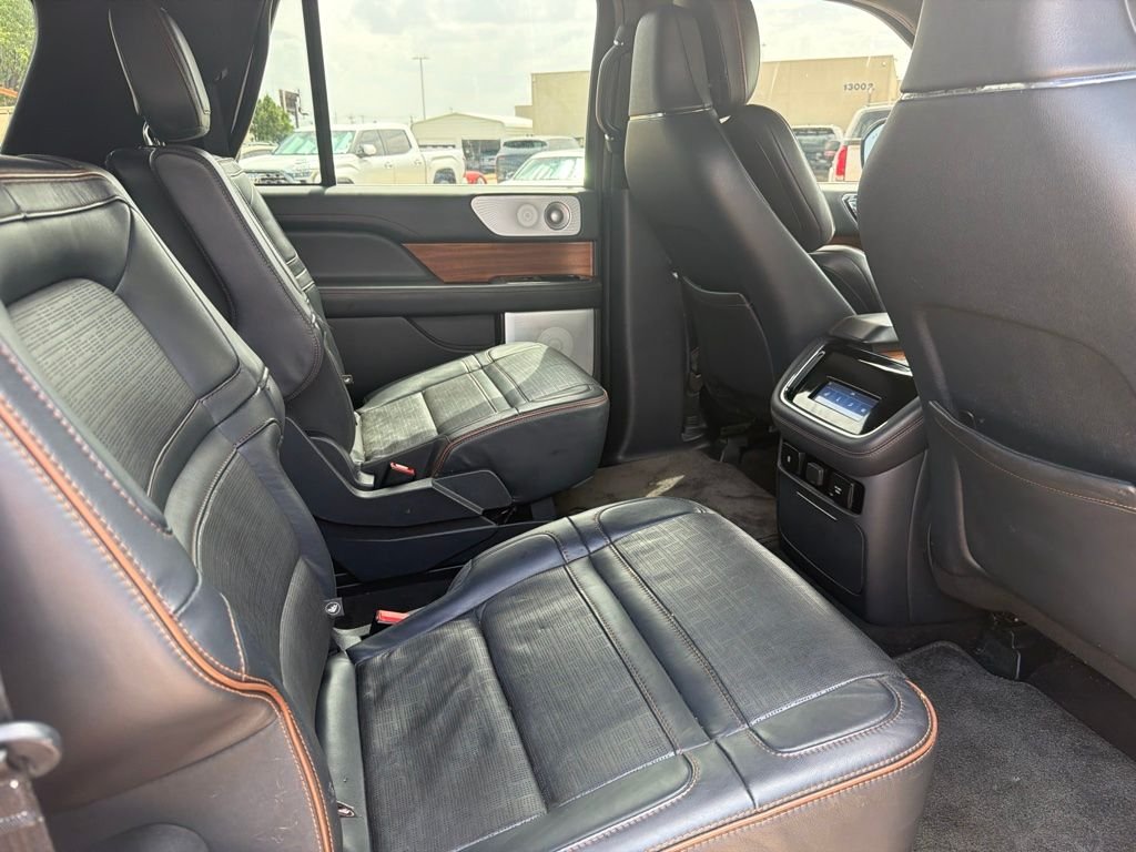 Used 2022 White Lincoln Black Label image 9