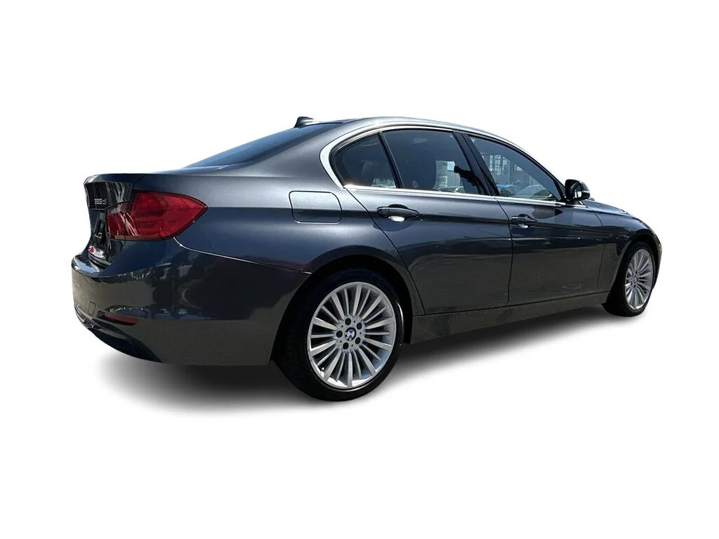 Used 2015 Mineral Grey Metallic BMW xDrive Sedan Dilawri Certified   Local BC   No Acc image 15