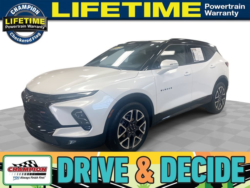 Certified Used 2023 Iridescent Pearl Tricoat Chevrolet RS image 1