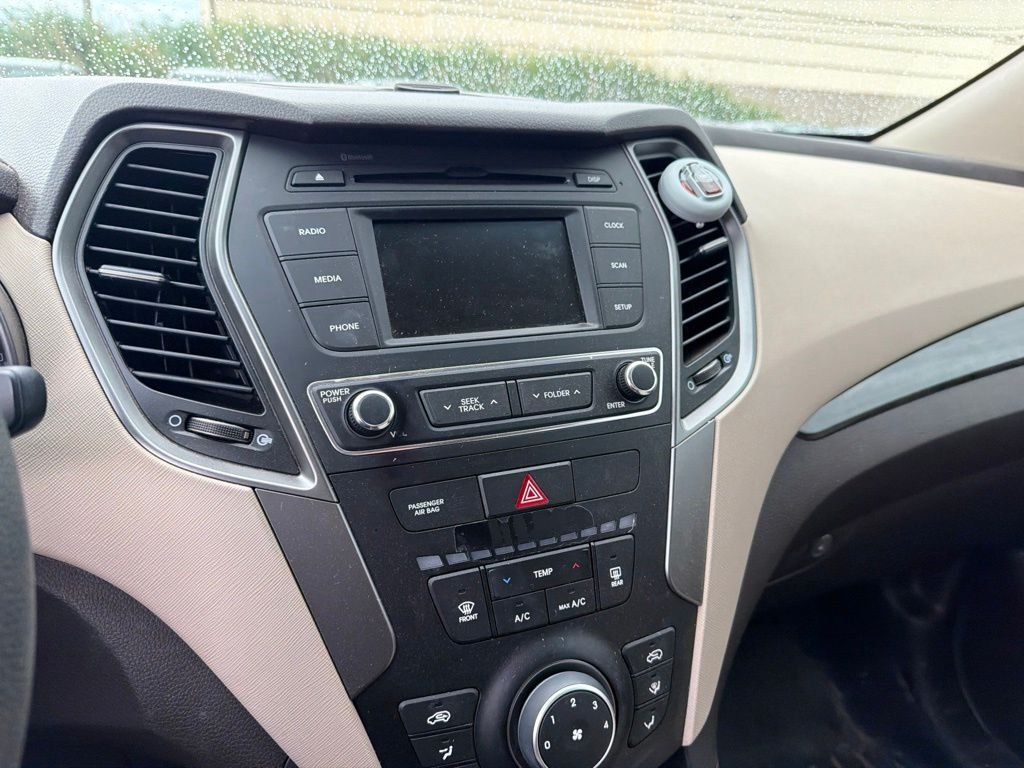 Used 2018 Red Hyundai 2.4 Base image 10