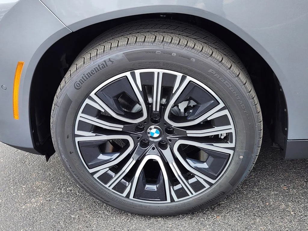 New 2026 Skyscraper Grey Metallic BMW 30 xDrive image 7