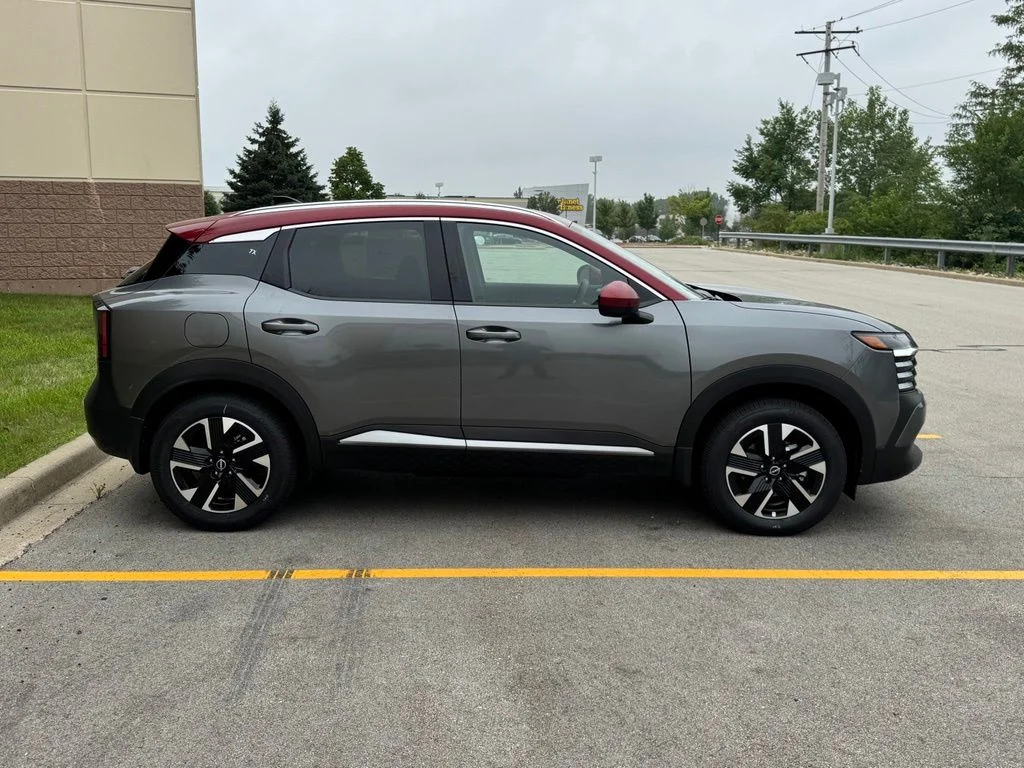 New 2026 Gun Metallic/Scarlet Ember Tintcoat Nissan SV image 3