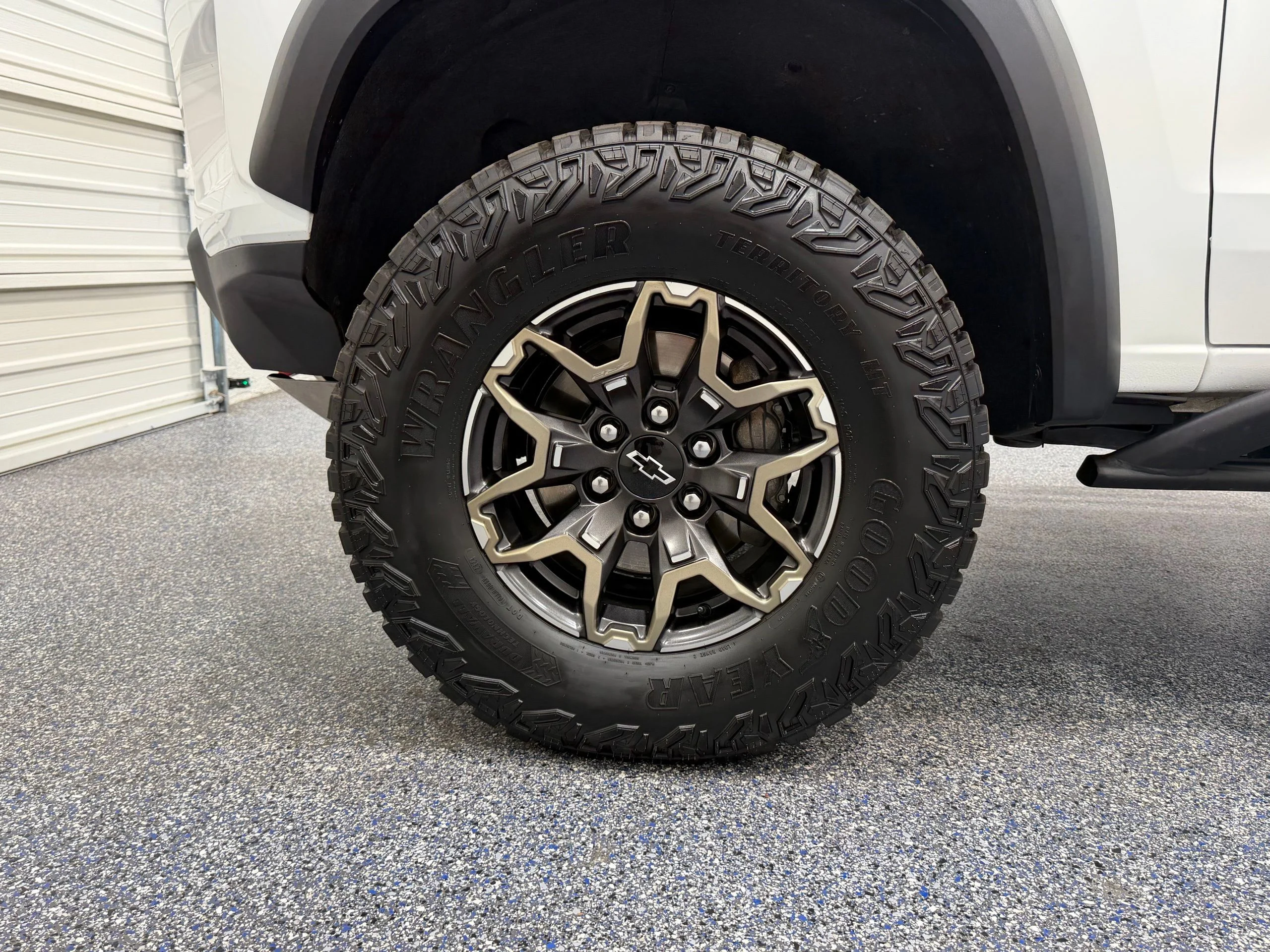 Used 2024 White Chevrolet ZR2 image 11