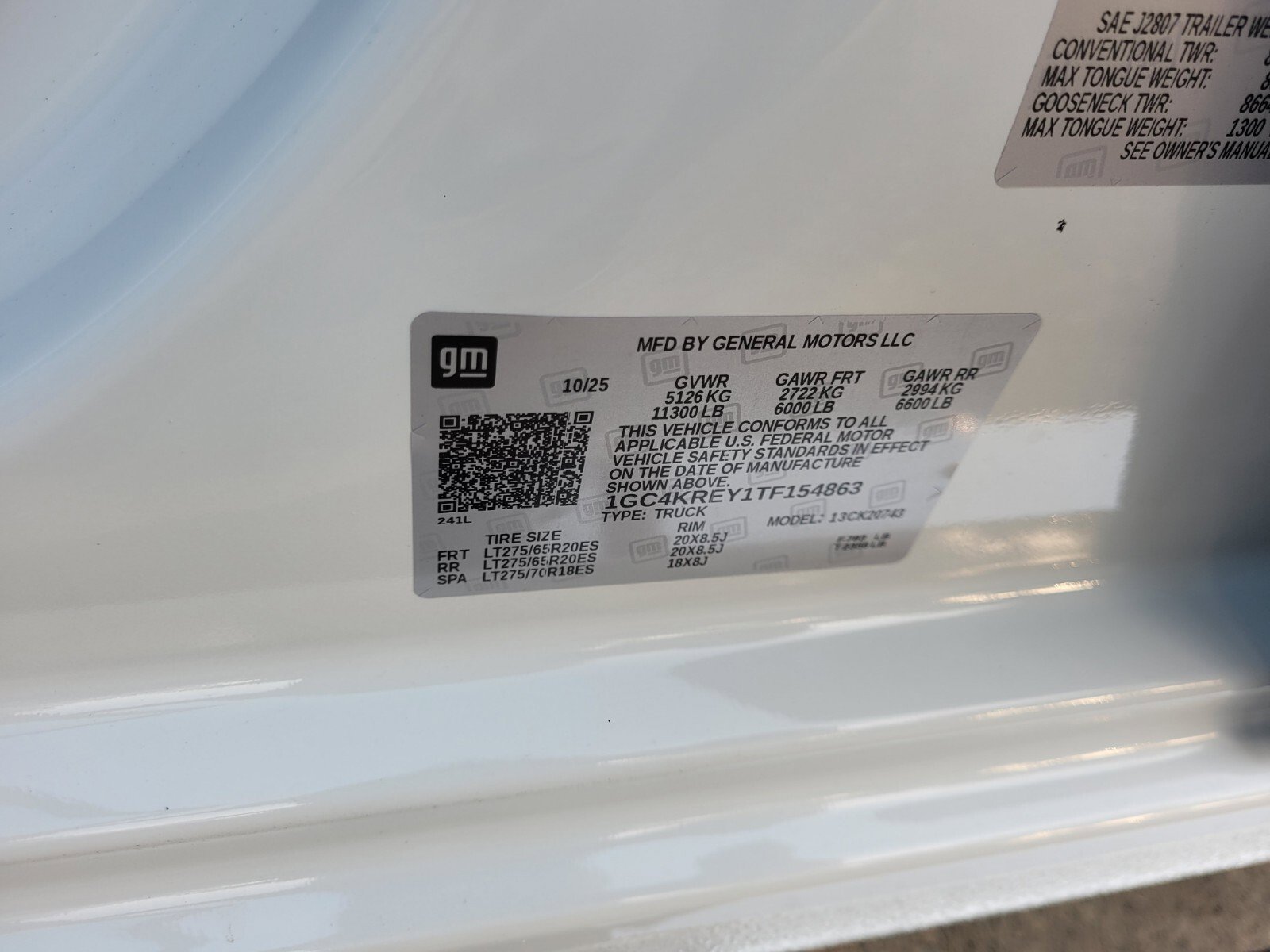 New 2026 Polar White Tricoat Chevrolet High Country image 28
