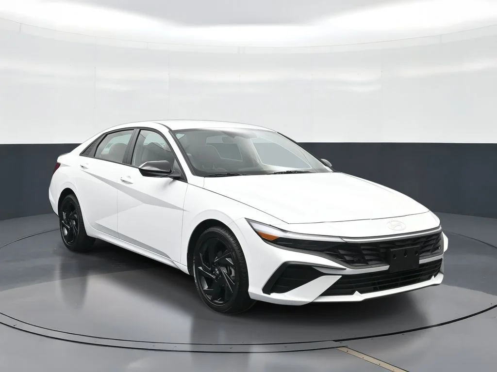Used 2026 White Hyundai SEL Sport image 13