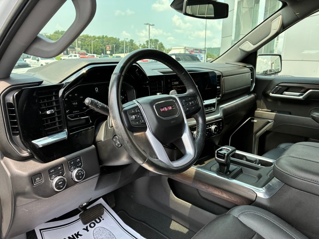Used 2023 White GMC SLT image 10