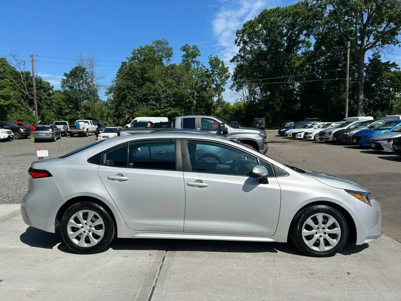 Used 2023 Silver Toyota LE Sedan 4D image 15