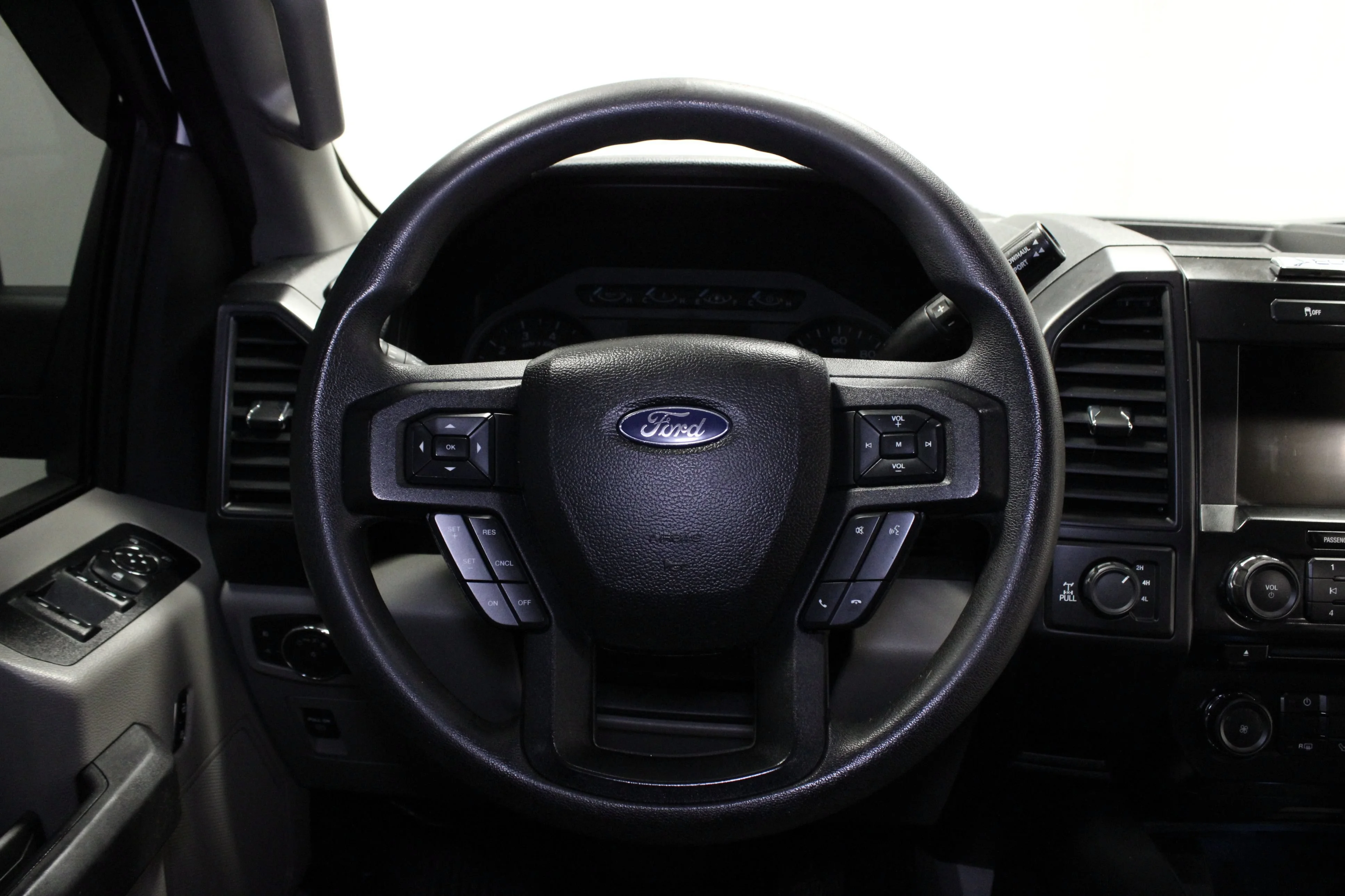 Used 2017 Oxford White Ford XL image 22