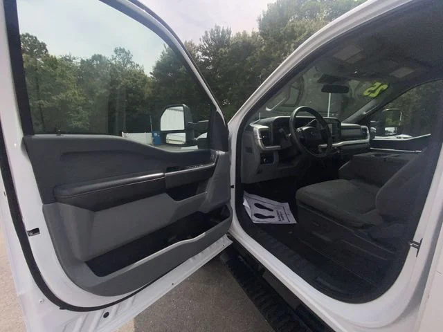 Used 2025 White Ford XLT image 11
