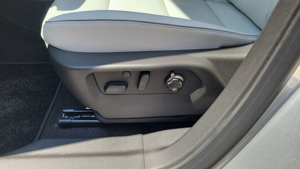 New 2026 Moonstone Gray Metallic Buick Avenir image 19
