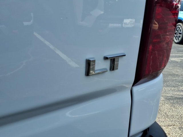 Used 2025 Summit White Chevrolet LT image 21