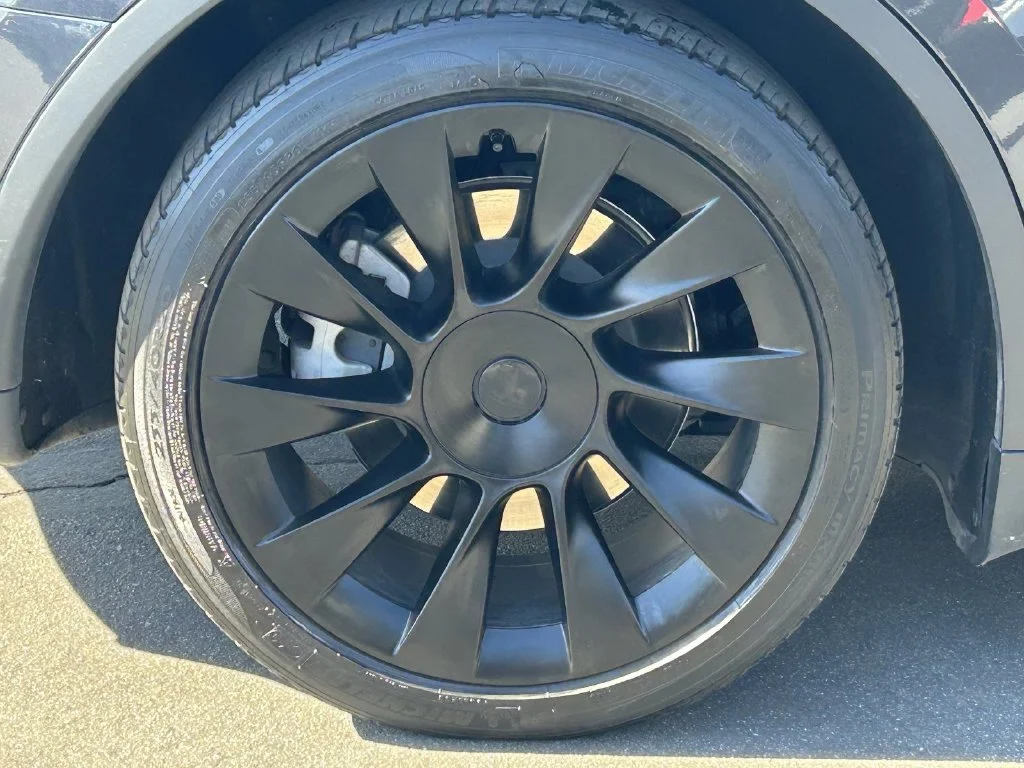 Used 2024 Stealth Gray Tesla Long Range image 7