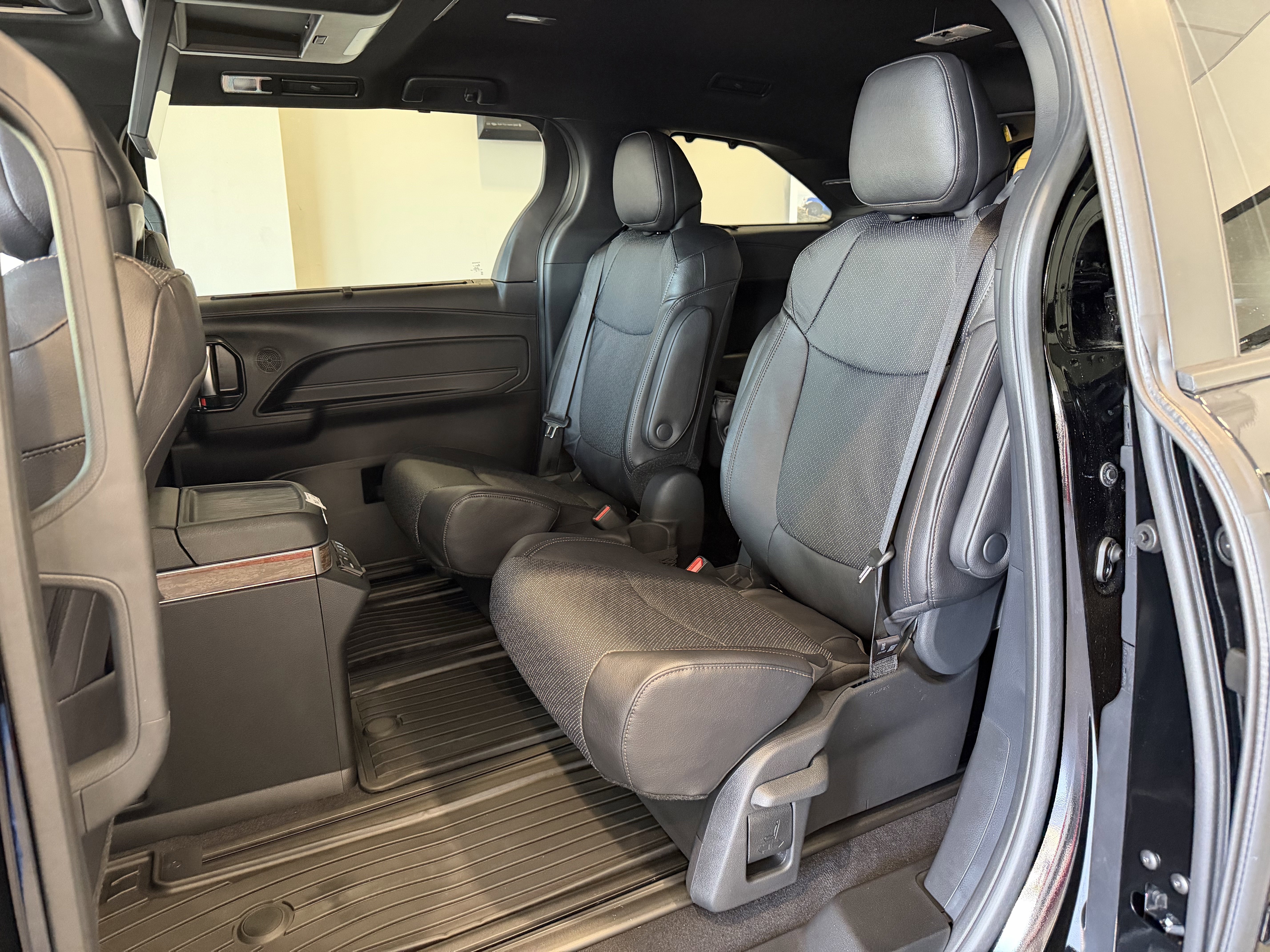 2026 Toyota Sienna Platinum - Photo 56