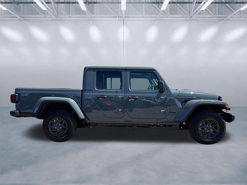 New 2026 Anvil Clear-Coat Exterior Paint Jeep Sport S image 3