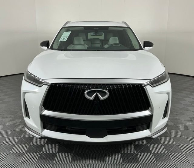 New 2027 White INFINITI LUXE image 2