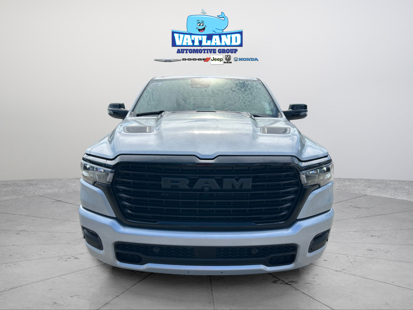 New 2026 Silver Zynith Exterior Paint RAM Laramie image 8