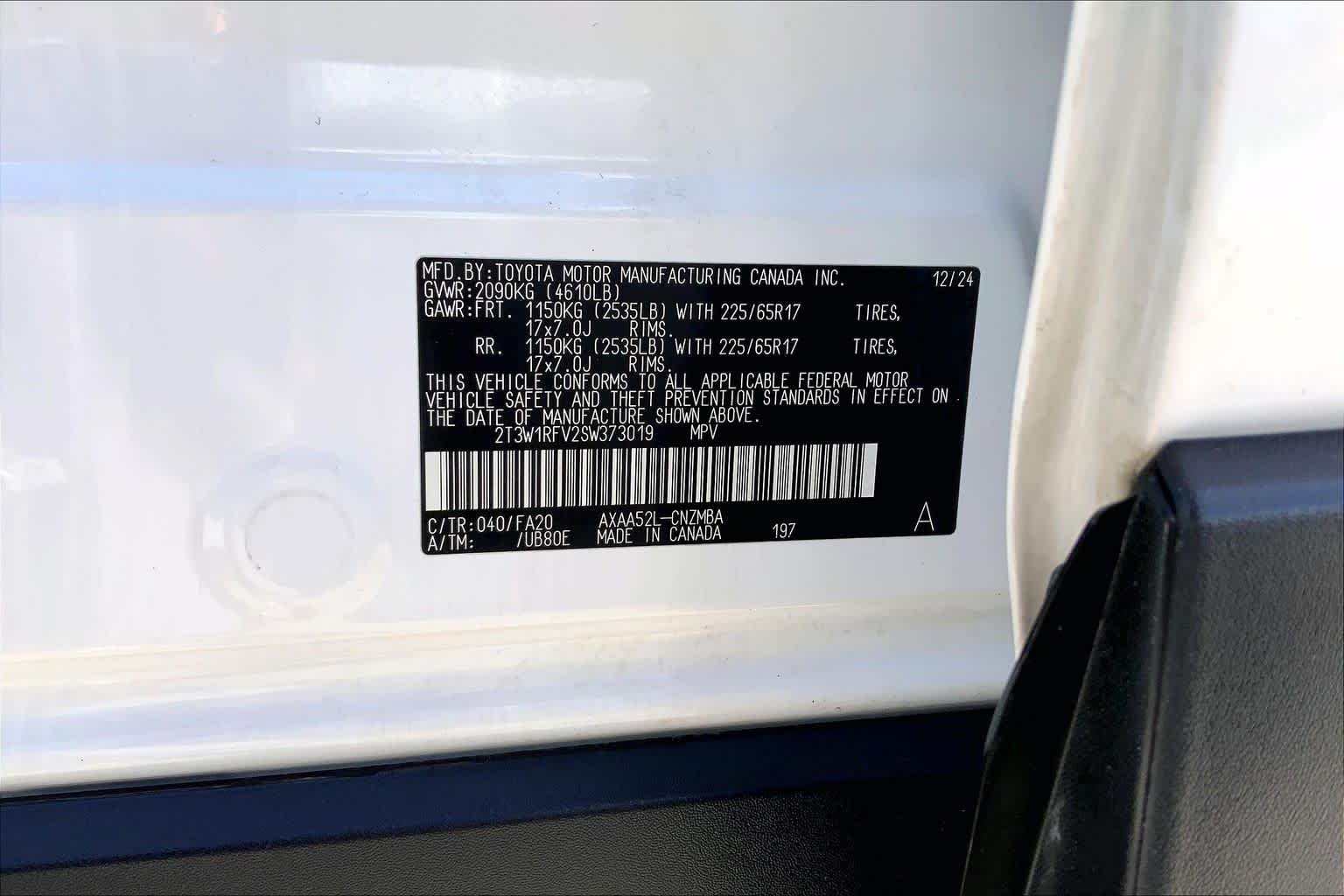 Used 2025 Ice Cap Toyota XLE image 36