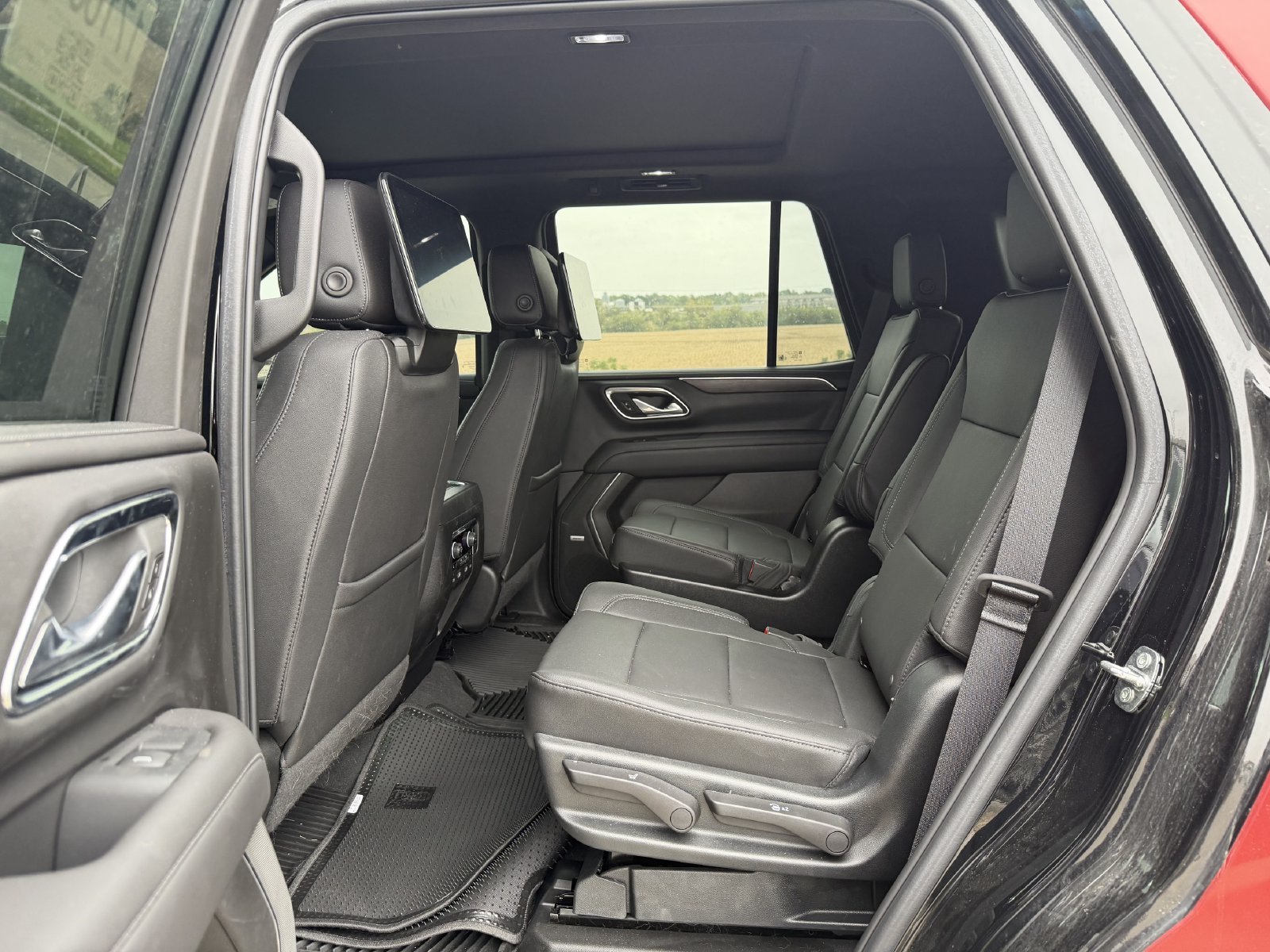 Used 2023 Black Chevrolet Z71 image 4