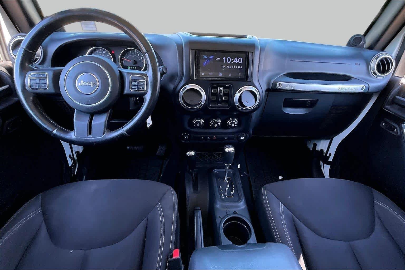 Used 2013 Bright White Jeep Sahara image 12