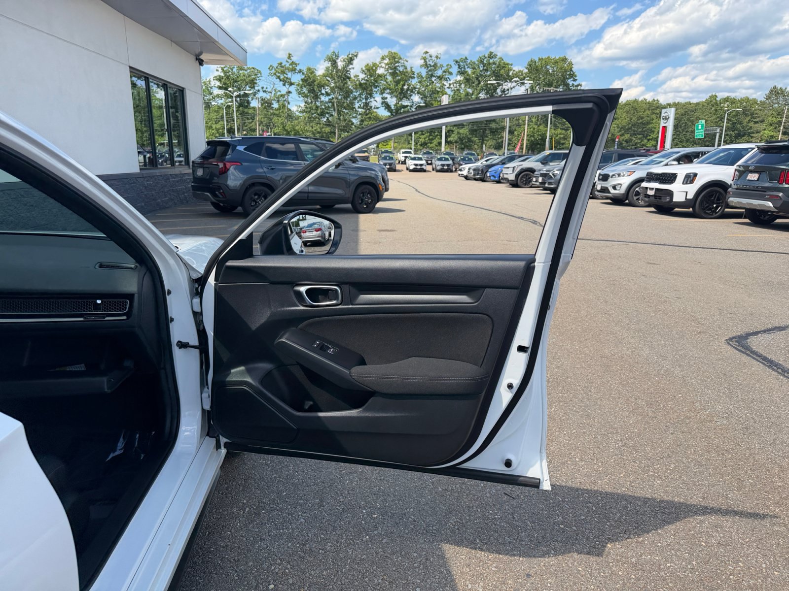 Certified Used 2025 Platinum White Pearl Honda Sport image 28