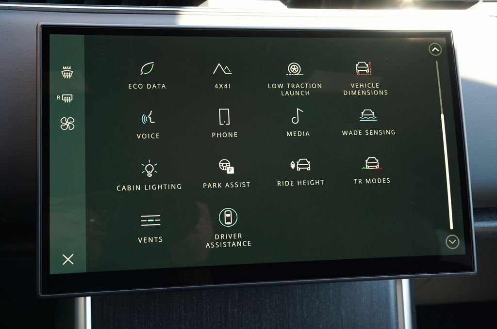 New 2026 Carpathian Grey Land Rover SE image 23