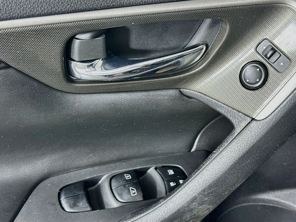 Used 2015 Blue Nissan 3.5 SL image 20