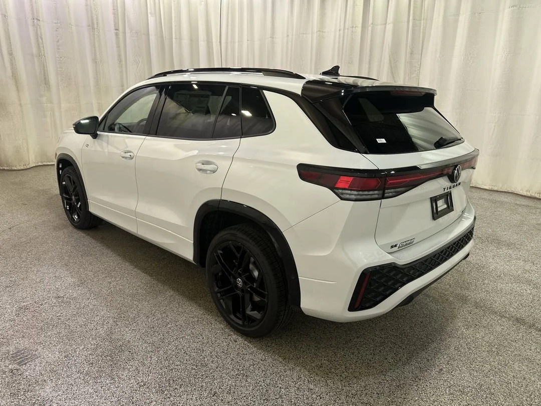 2026 Volkswagen Tiguan SE R-LINE BLACK - Photo 9