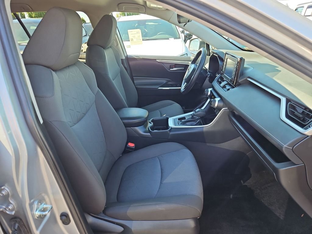Used 2022 Silver Sky Metallic Toyota XLE image 27
