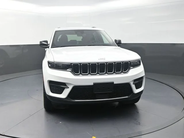 New 2026 Bright White Clearcoat Jeep Laredo X image 4