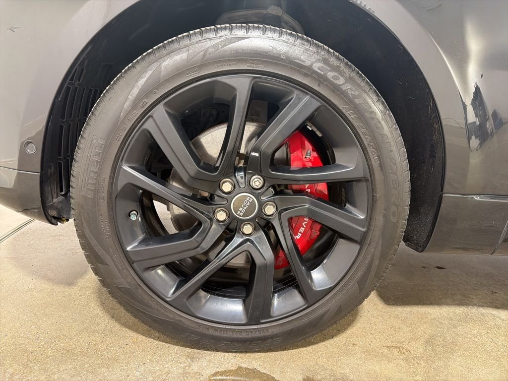 Used 2019 Santorini Black Metallic Land Rover Supercharged image 30