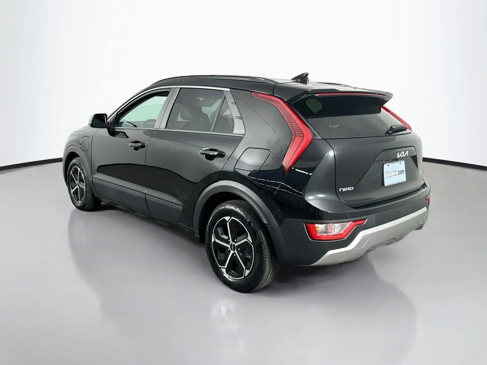 Used 2025 Aurora Black Pearl Kia EX image 6