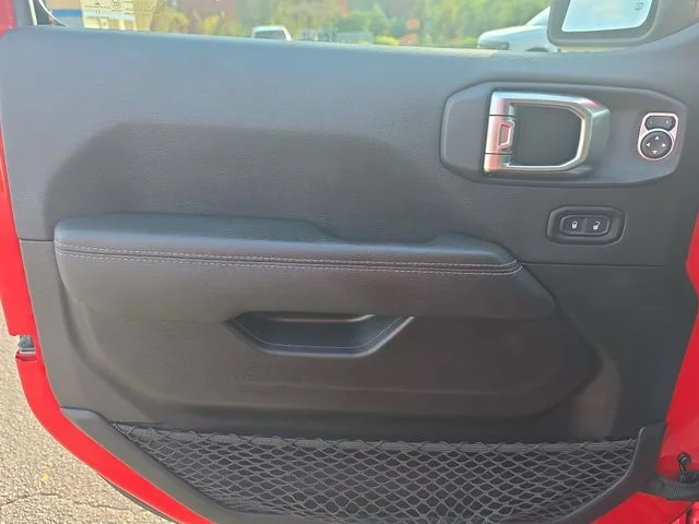 Used 2021 Red Jeep Overland image 26