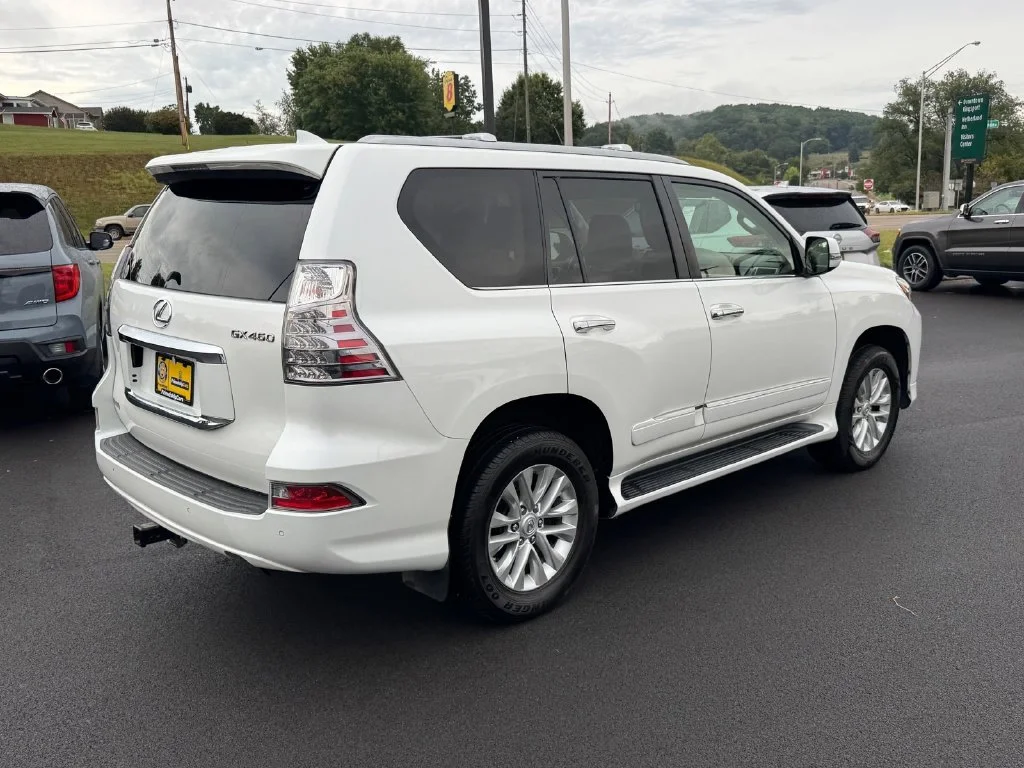 Used 2019 White Lexus 460 image 3