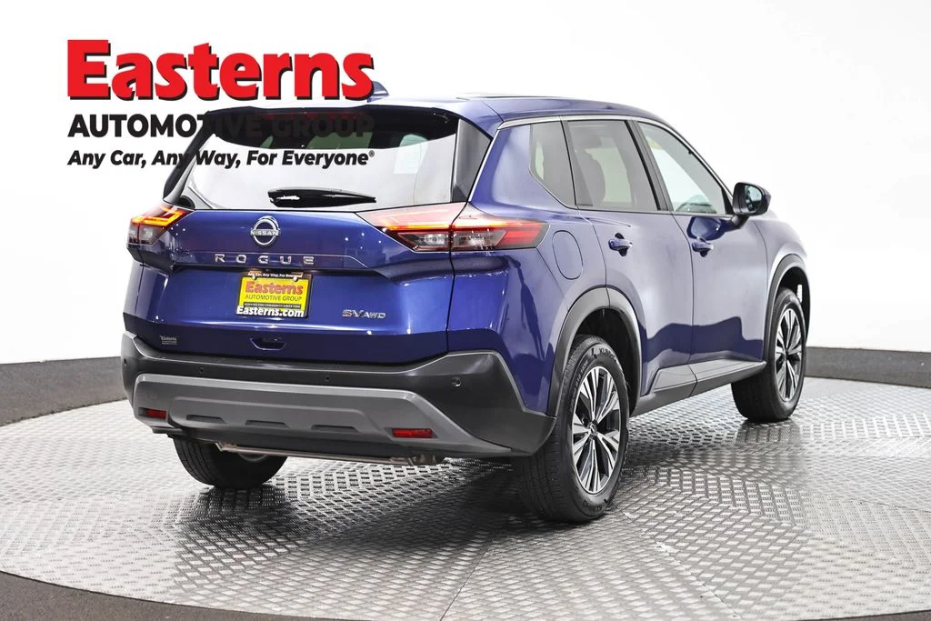 Used 2023 Blue Nissan SV image 5