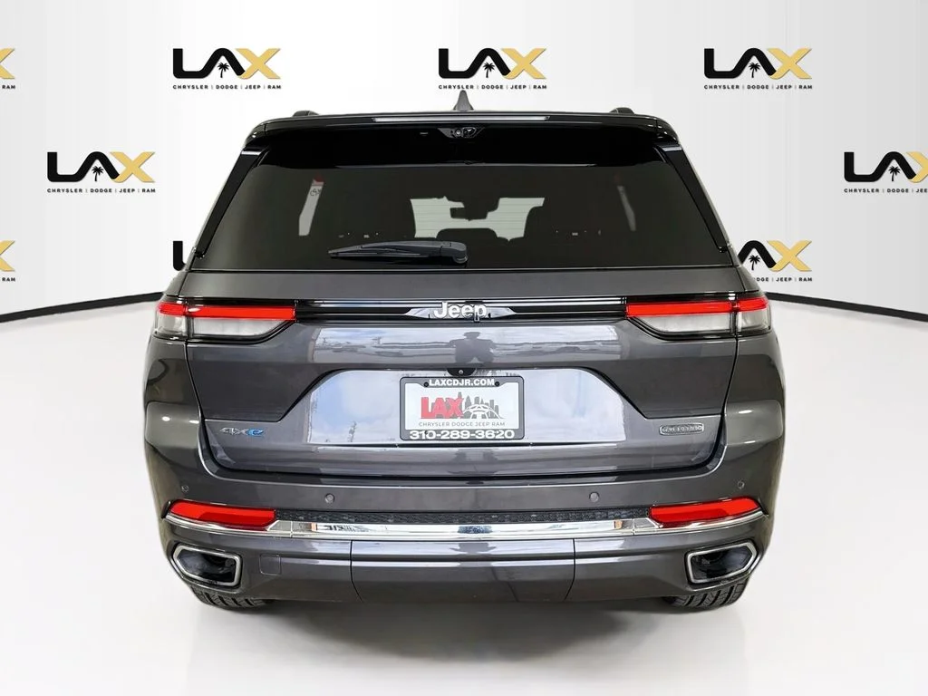 Used 2022 Gray Jeep Overland 4xe image 6