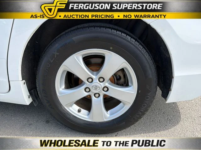 Used 2012 White Toyota LE image 24