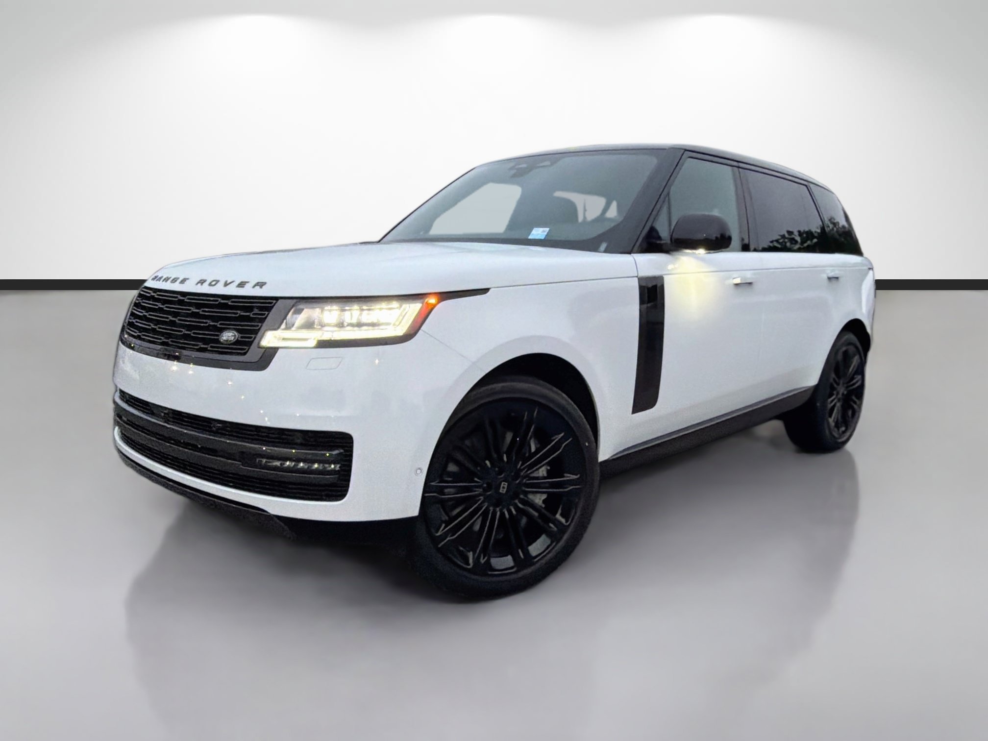 New 2027 Fuji White LAND ROVER  image 1