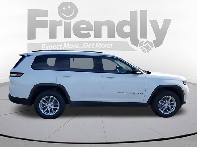 Used 2023 White Jeep Laredo image 6