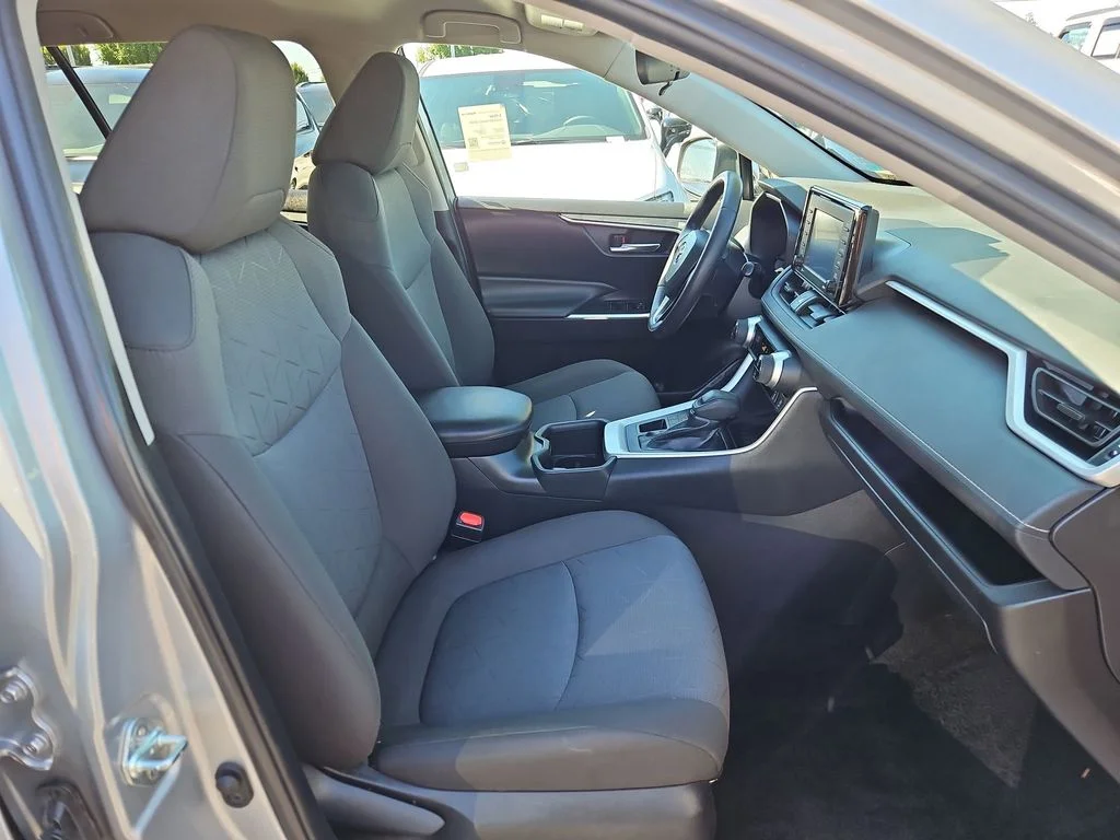 Used 2022 Silver Sky Metallic Toyota XLE image 28