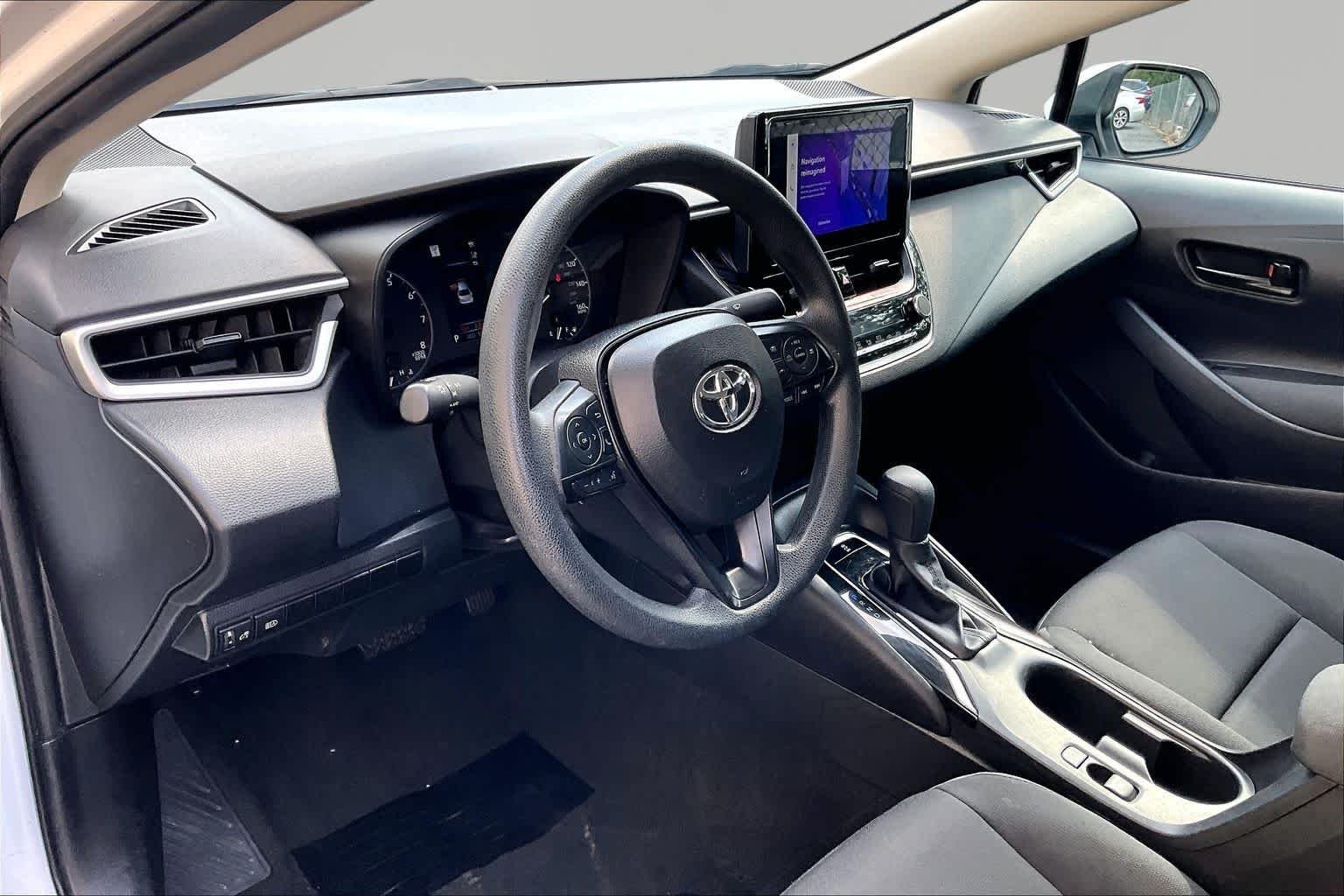 Used 2025 Ice Cap Toyota LE image 17