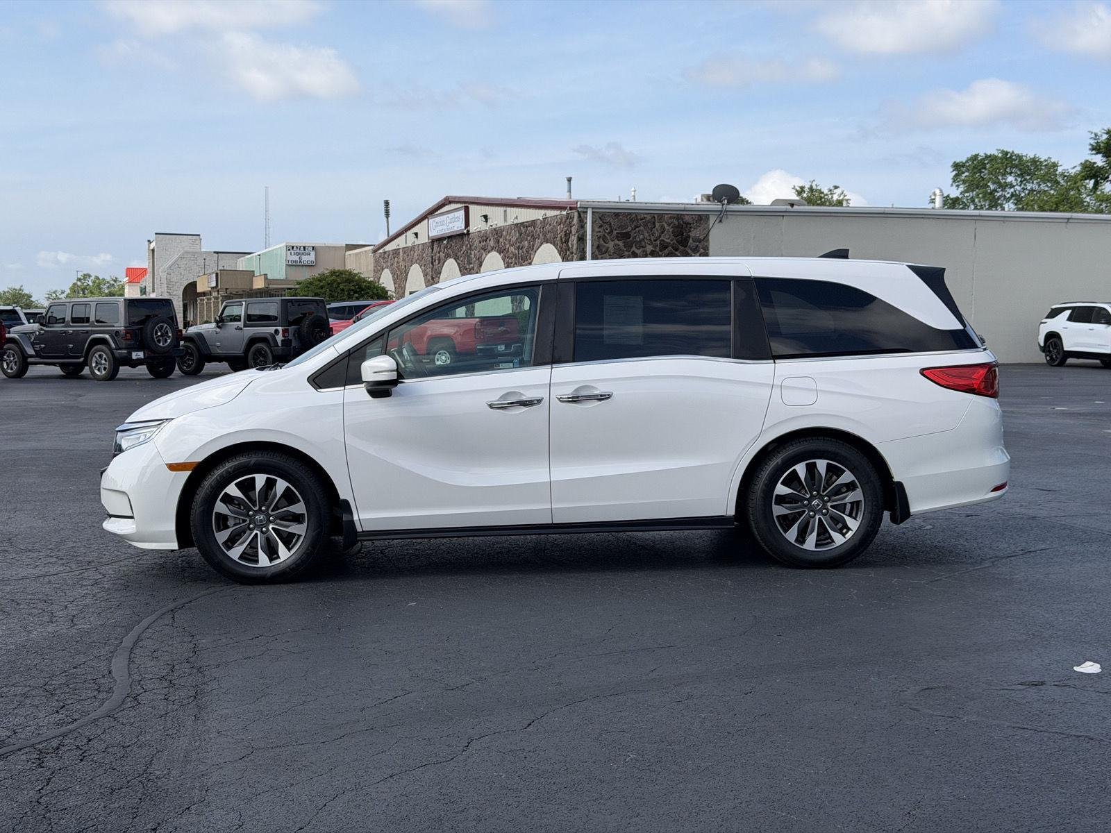 Used 2024 Platinum White Pearl Honda EX-L image 7