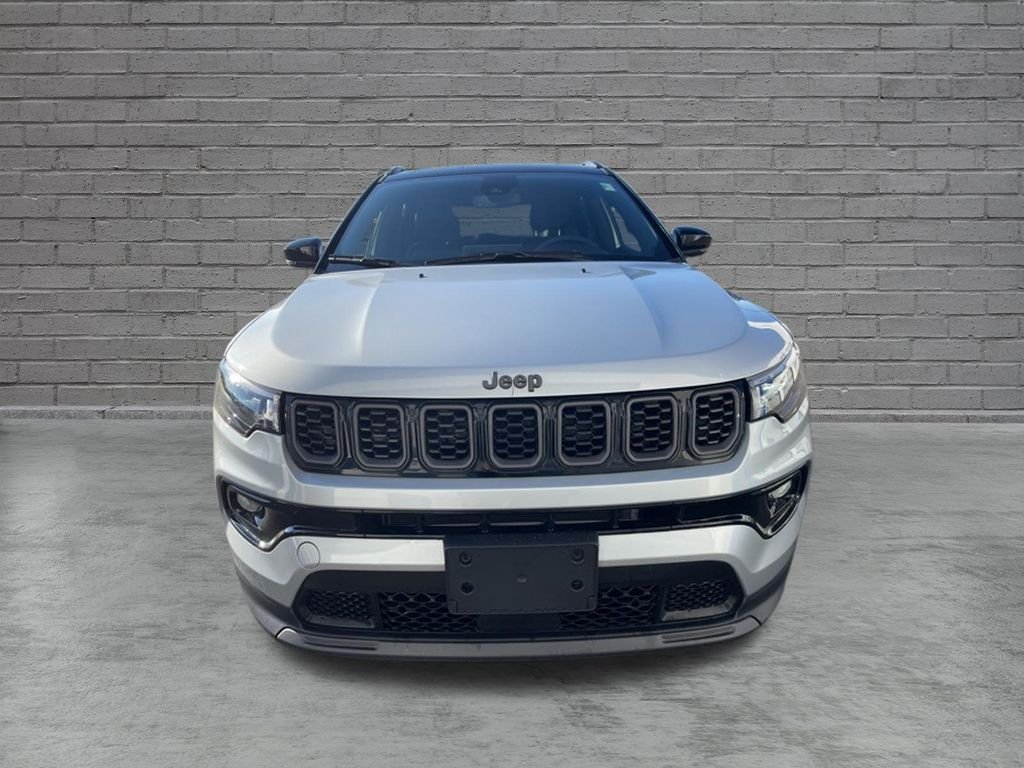 New 2026 Silver Zynith Metallic Clear-Coat Exterior Paint Jeep Limited image 3
